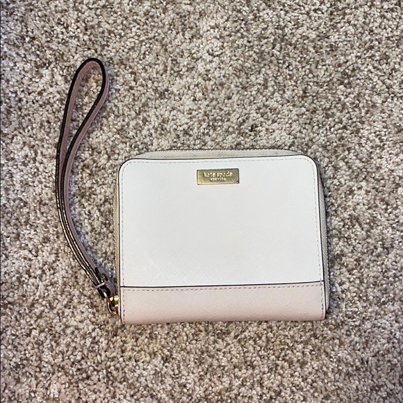 kate spade Handbags - Kate Spade Wallet lightly used